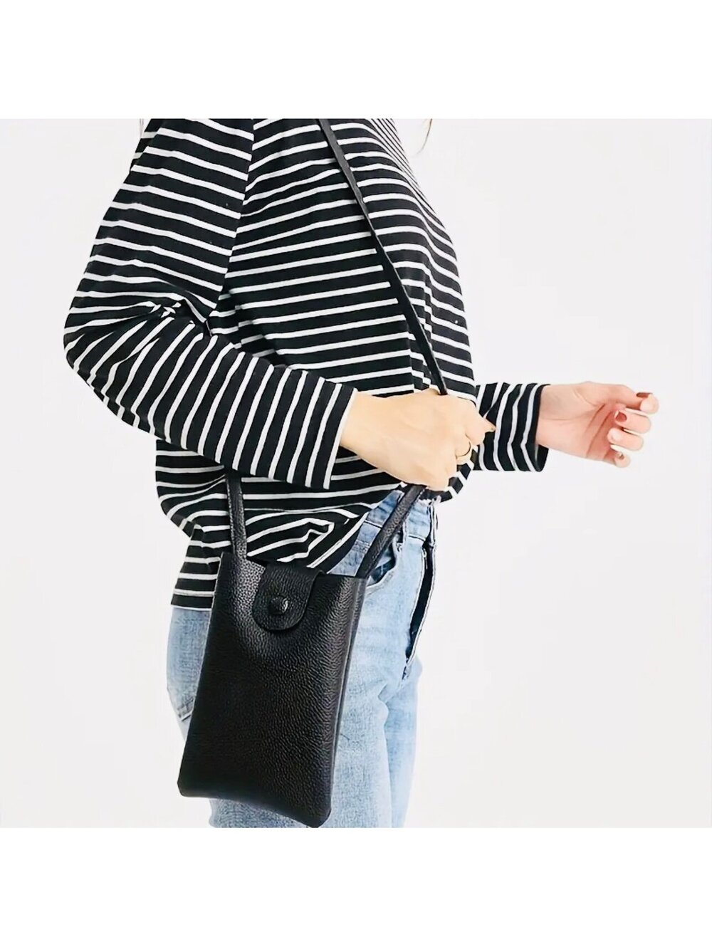 New - Simple but Elegant - Vegan Leather Fashion Crossbody /Phone Bag - Black